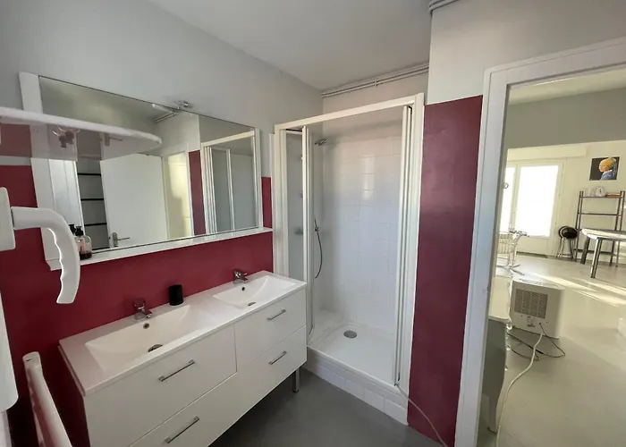 Face A L Ocean Apartment